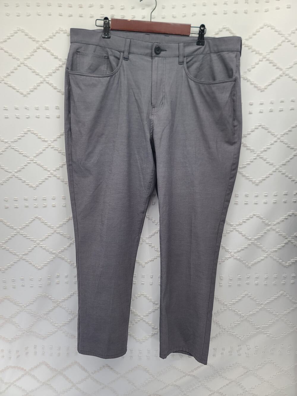 Golf Pro tour 5 pocket gray pants Size 38x29 athleisure preppy moisture wicking
